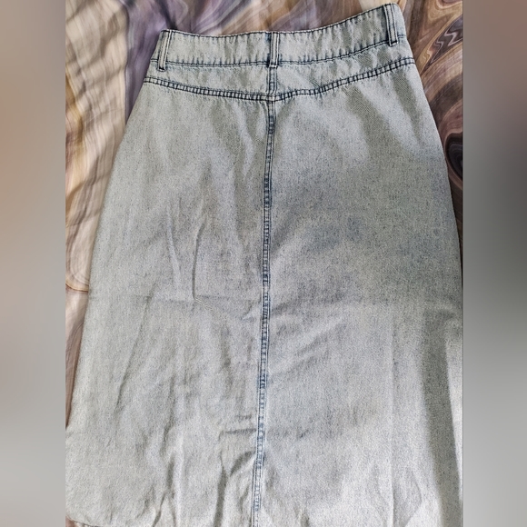 Meli Light Wash Button Front Denim Maxi Skirt - Picture 6 of 9